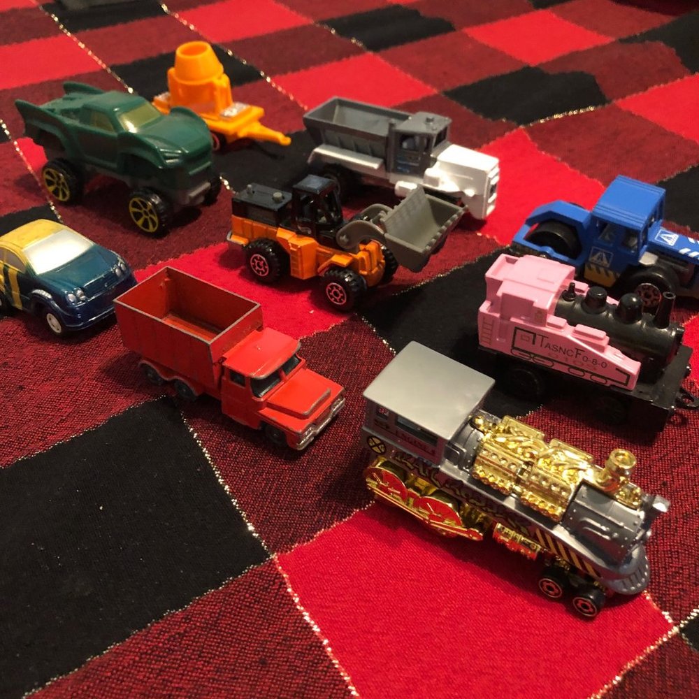 9 Vintage Style Assorted Toy small Cars